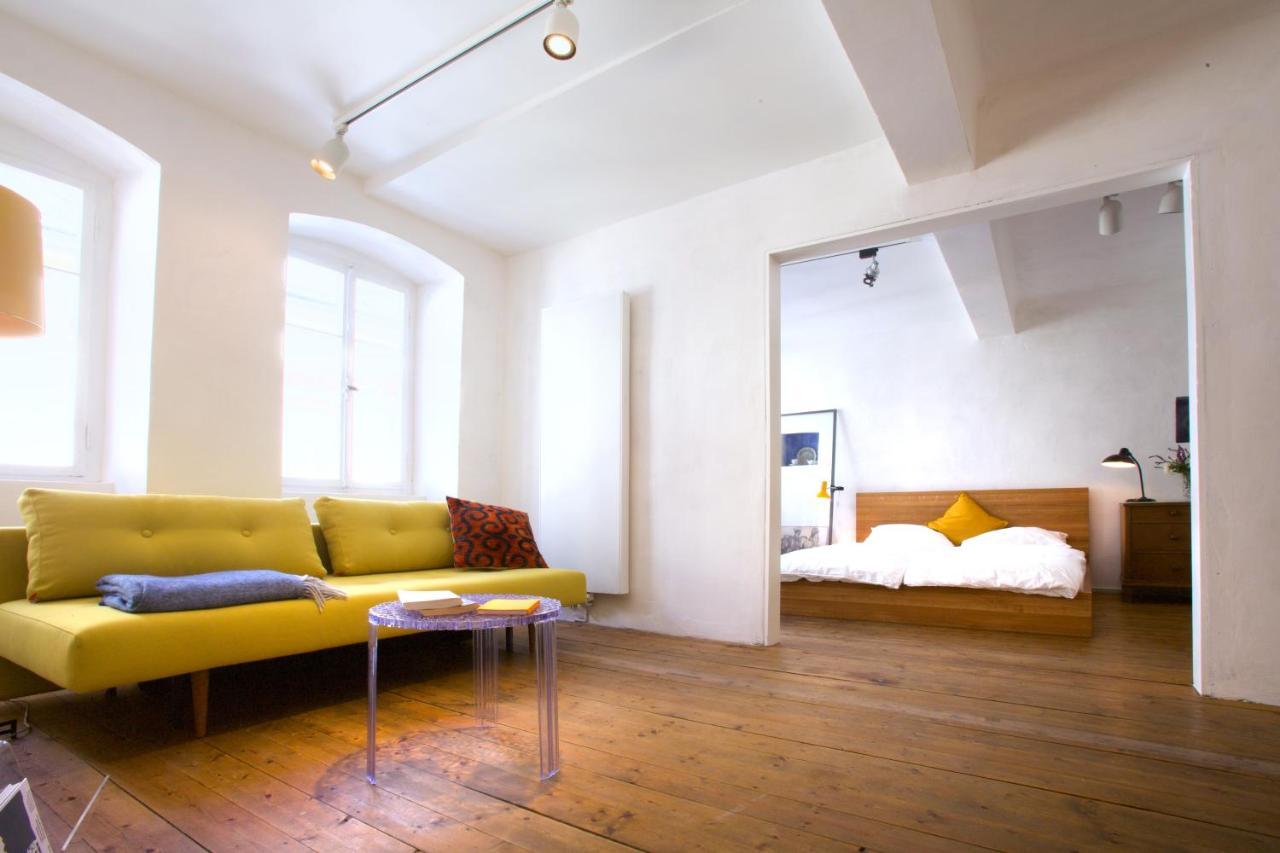 Boutique-Ferienwohnung Im Alten Weinhaus Moser กรุนชตัดท์ ภายนอก รูปภาพ