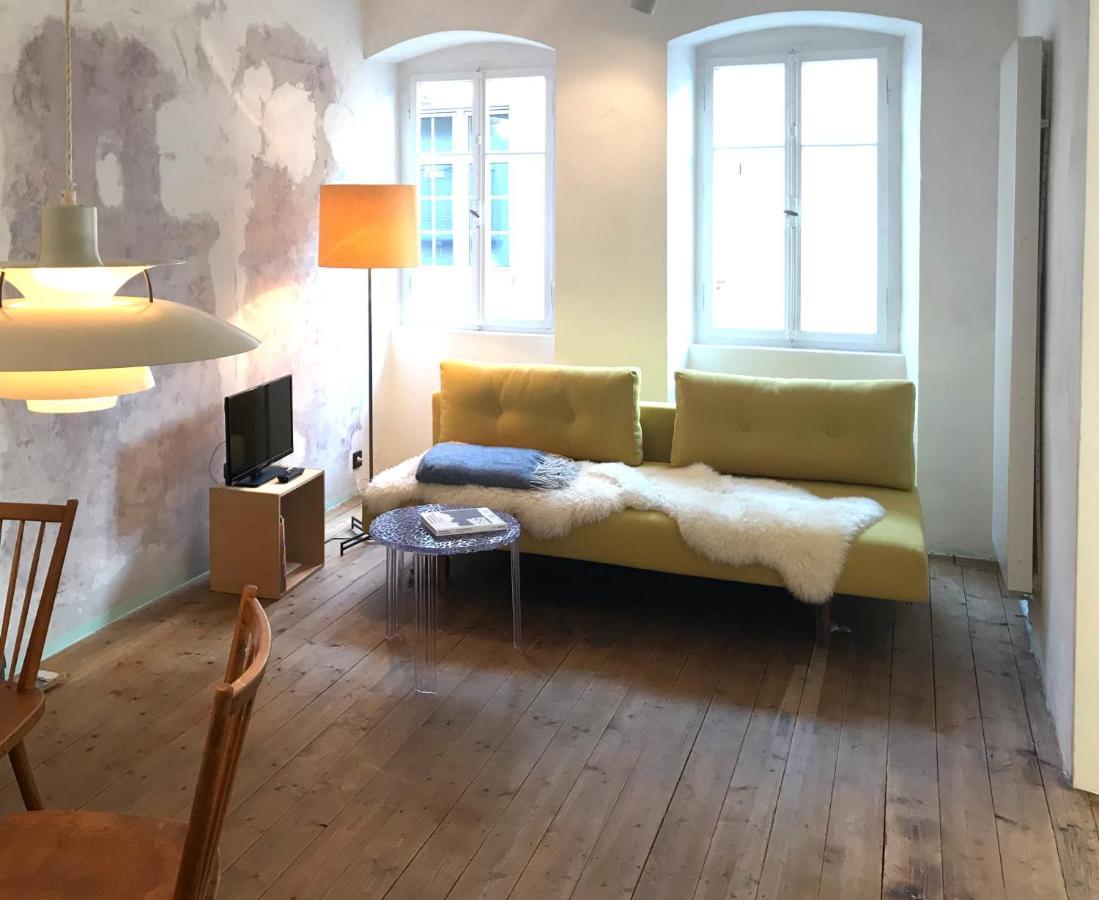 Boutique-Ferienwohnung Im Alten Weinhaus Moser กรุนชตัดท์ ภายนอก รูปภาพ